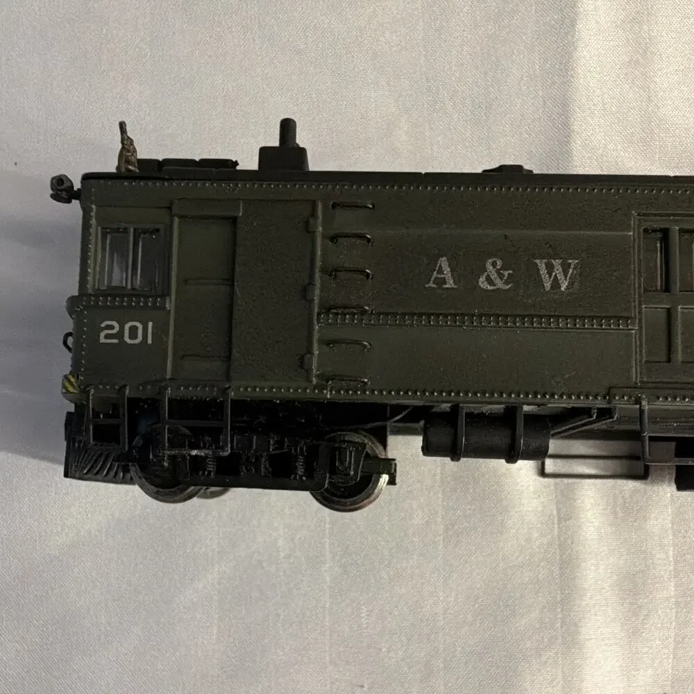 Bachmann HO Atlantic and Western A&W #201 Passenger Coach Car Green DC Analog